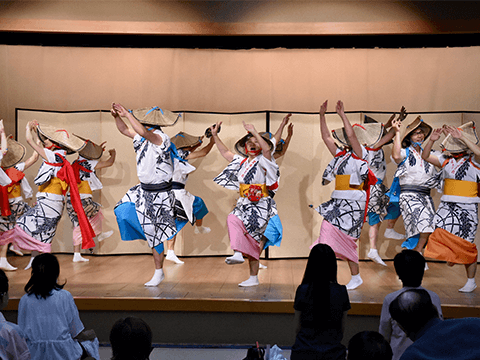 ルーツは津軽。日本の”おどり”を極めます。